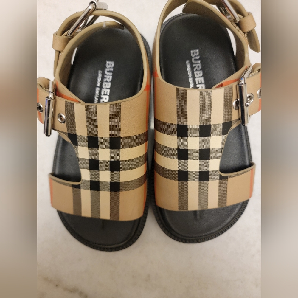 Kids sandals